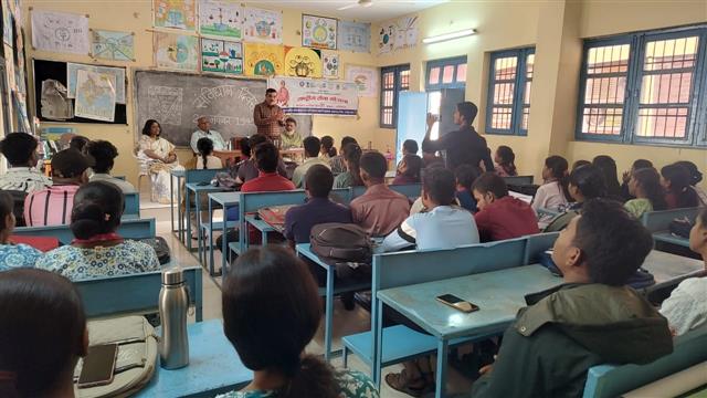 Photo Gallery-Constitution Day-Govt kavyopadhyay hiralal college Abhanpur-Rajim Road