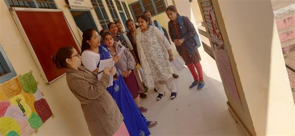 Photo Gallery-AIDS Day : Poster, Rangoli  & Slogan Competition -Govt kavyopadhyay hiralal college Abhanpur-Rajim Road