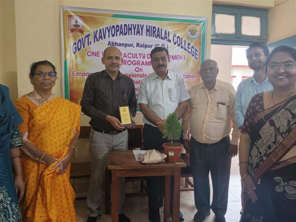 Photo Gallery-संकाय विकास कार्यक्रम-Govt kavyopadhyay hiralal college Abhanpur-Rajim Road